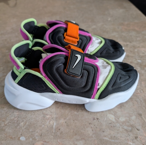 Nike Aqua Rift Black Fire Pink (2019) Sneakers #BQ4797-001 Women's Size 7 No Box - Picture 1 of 12